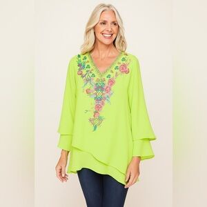 Celessa Neon Green Embroedered Boho Blouse w/ 3/4 bell Sleeves! Pristine size M
